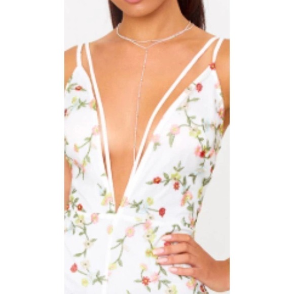 PRETTY LITTLE THING “KATHERINA” PLUNGE HARNESS ROMPER 12 NWT - Picture 9 of 12